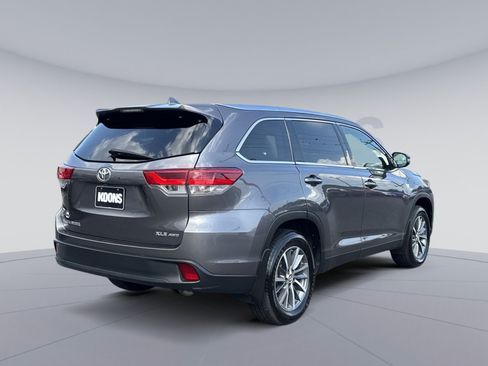 Used 2019 Toyota Highlander XLE AWD/4WD image 7
