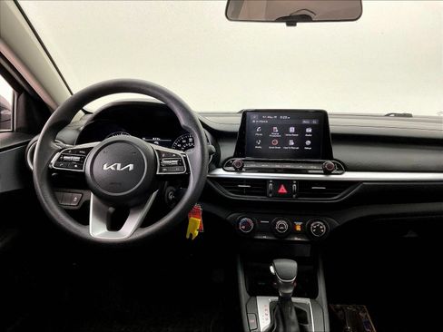 Used 2024 Kia Forte LX FWD image 3