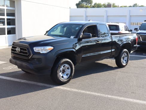 Used 2022 Toyota Tacoma SR RWD image 5