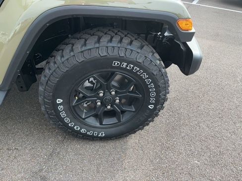 New 2025 Jeep Gladiator Sport image 59