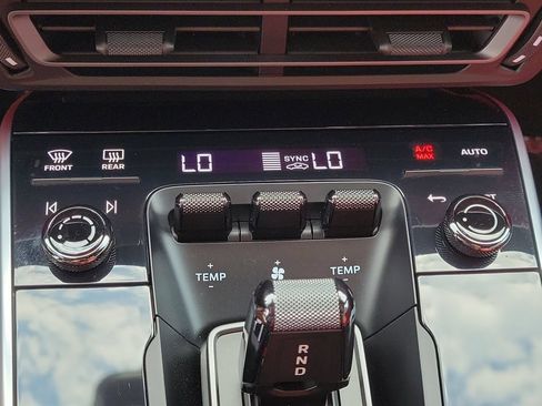 Certified 2022 Porsche 911 Turbo S AWD/4WD image 33