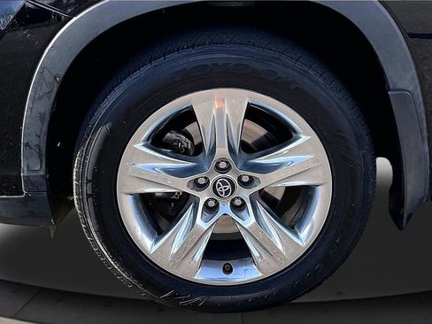 Used 2018 Toyota Highlander Limited image 36
