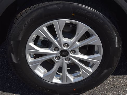 Used 2024 Ford Escape Active w/ Cold Weather Package image 11