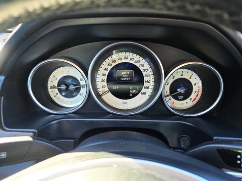 Used 2016 Mercedes-Benz E 400 E 400 4MATIC AWD 4dr Sedan image 15