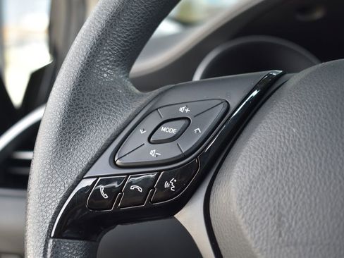 Used 2021 Toyota C-HR LE image 23