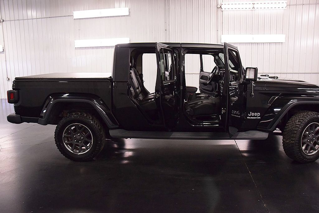 Used 2020 Jeep Gladiator Overland w/ Cold Weather Group AWD/4WD image 35