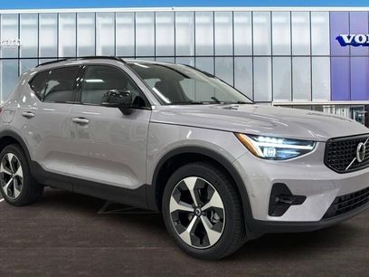 New 2026 Volvo XC40 B5 Plus w/ Protection Package Premier