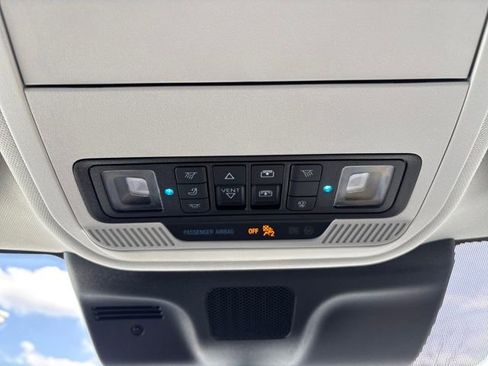 Used 2025 Ford Expedition Max Platinum AWD/4WD image 15