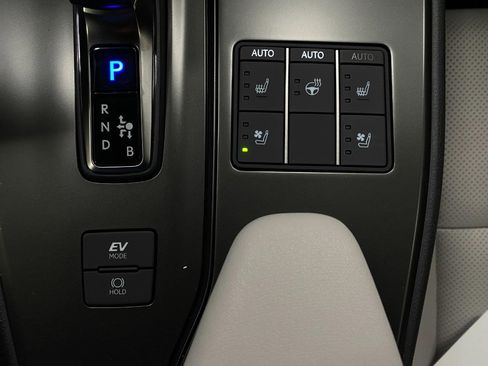 New 2026 Lexus UX 300h AWD image 25