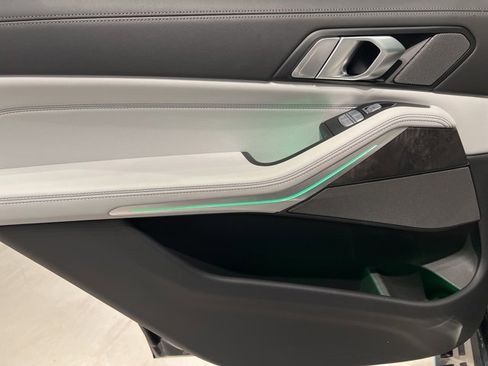 Used 2023 BMW X7 xDrive40i w/ Premium Package image 41