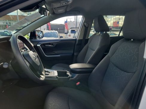 Used 2024 Toyota RAV4 XLE image 17