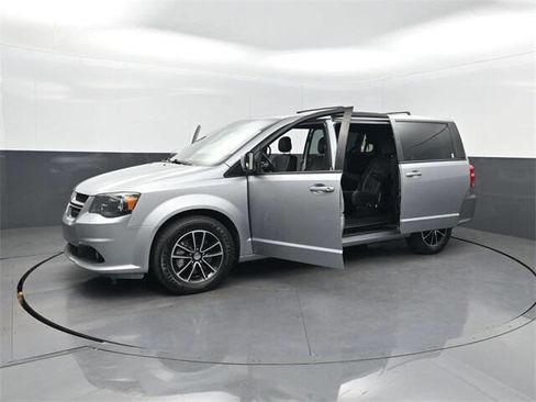 Used 2019 Dodge Grand Caravan GT image 38