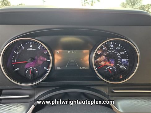 Used 2024 Kia Carnival LX image 25