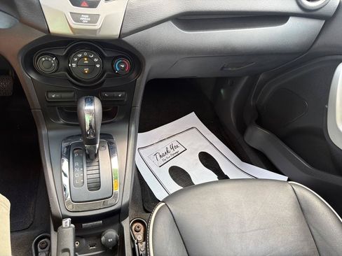Used 2012 Ford Fiesta SEL FWD image 19