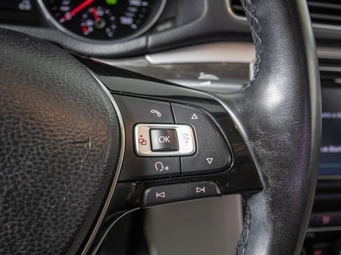 Used 2018 Volkswagen Passat 2.0T SE image 21