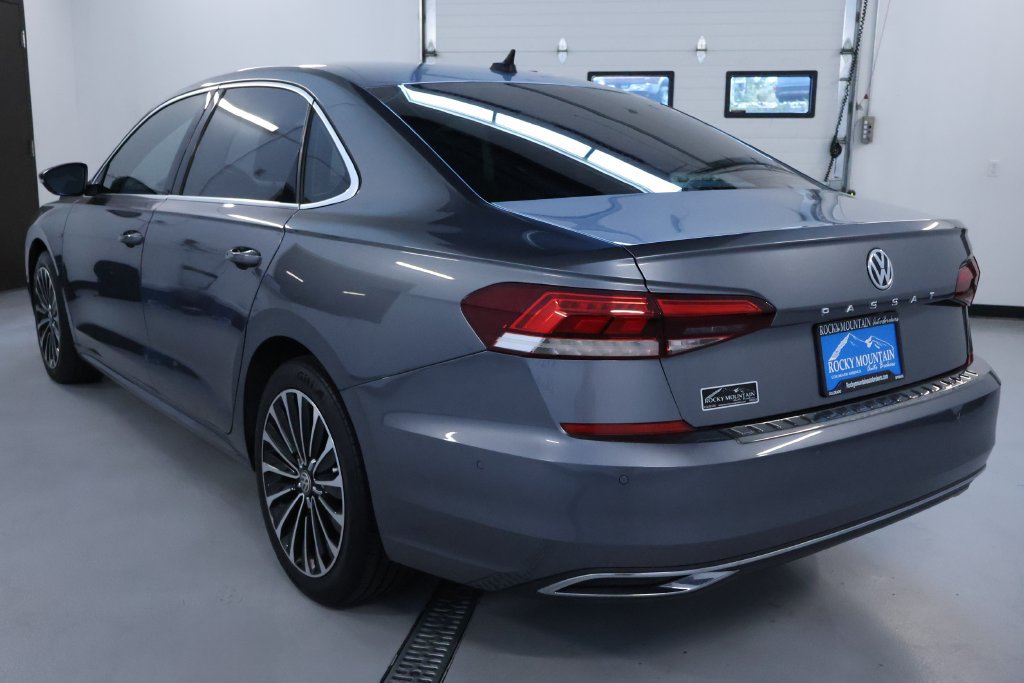 Used 2022 Volkswagen Passat 2.0T FWD image 5