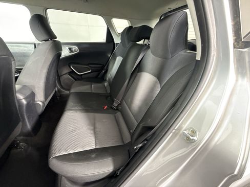 Used 2020 Kia Soul LX image 27