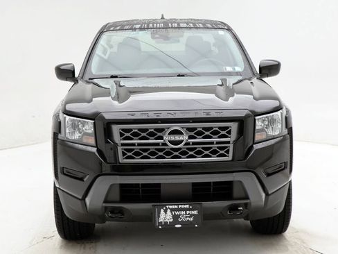 Used 2023 Nissan Frontier SV image 4