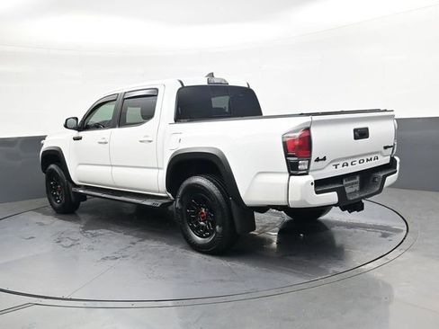 Used 2017 Toyota Tacoma TRD Pro AWD/4WD image 5
