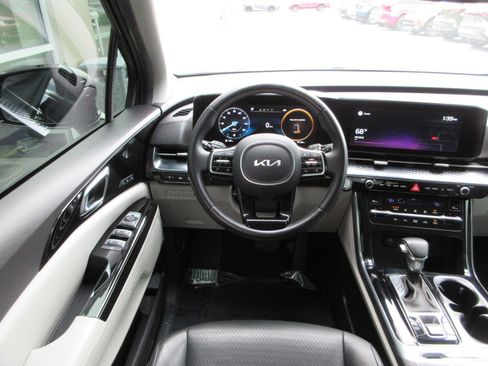 Used 2022 Kia Carnival SX Prestige image 38