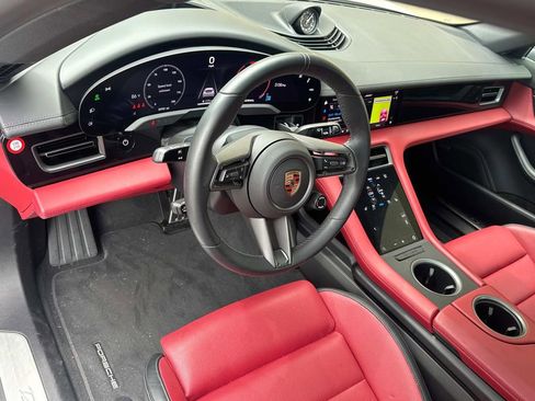 Used 2025 Porsche Taycan image 5