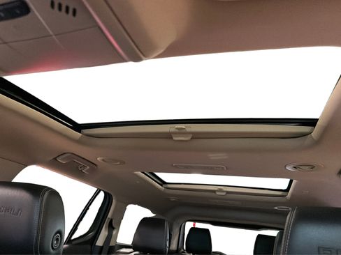 Used 2019 GMC Acadia Denali w/ Technology Package AWD/4WD image 36