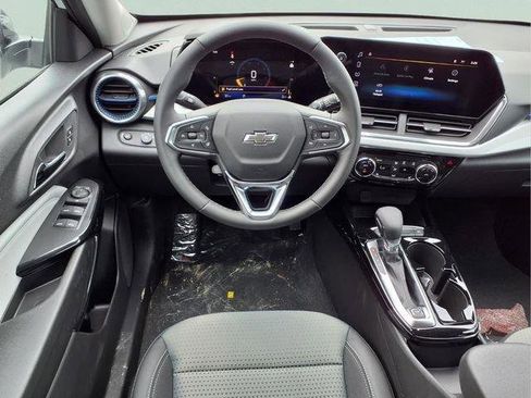 New 2026 Chevrolet Trax LT w/ Driver Confidence Package FWD image 11