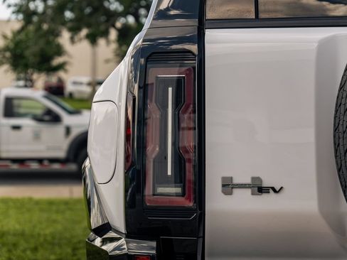 Used 2025 GMC Hummer EV 2X AWD/4WD image 12
