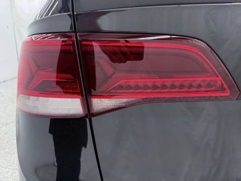 Used 2022 Volkswagen Taos S FWD image 9