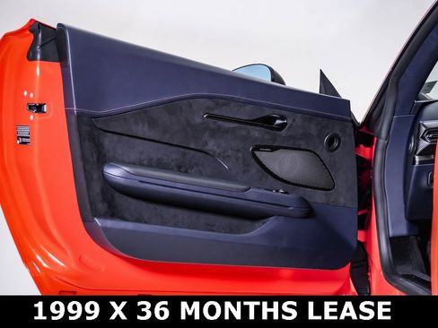 Used 2025 Aston Martin V8 Vantage Coupe image 29