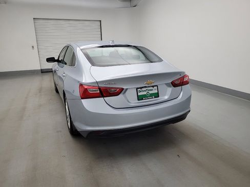 Used 2017 Chevrolet Malibu LT FWD image 6