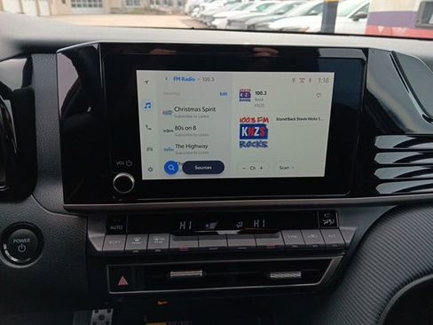 Used 2025 Toyota Camry SE image 16