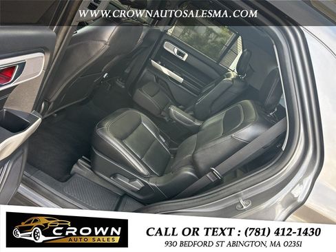 Used 2021 Ford Explorer Limited w/ Equipment Group 301A AWD/4WD image 11
