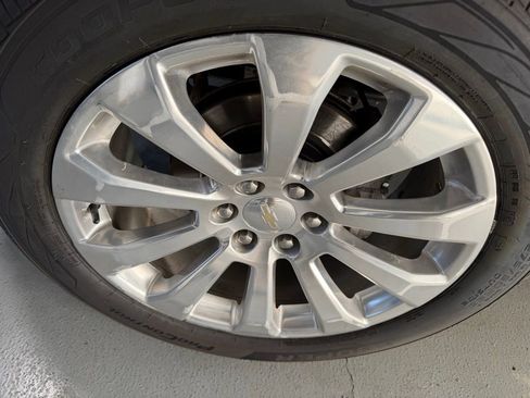 Used 2022 Chevrolet Silverado 1500 High Country w/ Technology Package image 9