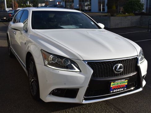 Used 2014 Lexus LS 460 AWD image 3