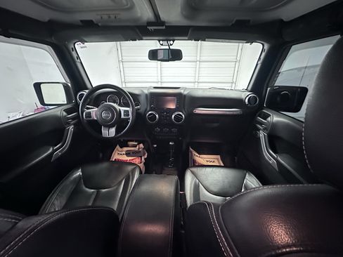 Used 2015 Jeep Wrangler Unlimited Rubicon AWD/4WD image 35