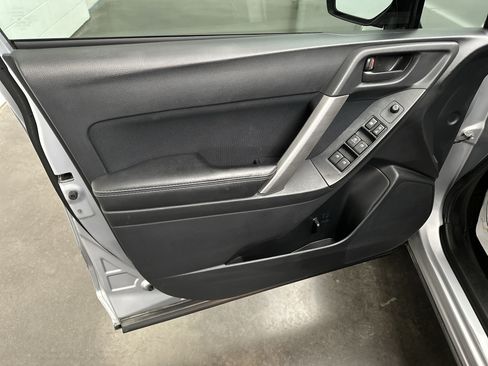 Used 2016 Subaru Forester 2.5i w/ Alloy Wheel Package AWD/4WD image 16