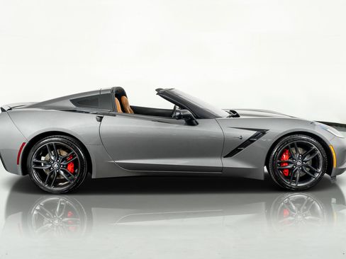 Used 2015 Chevrolet Corvette Stingray Coupe w/ 2LT Preferred Equipment Group image 5