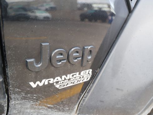 Used 2021 Jeep Wrangler Unlimited Sport image 11
