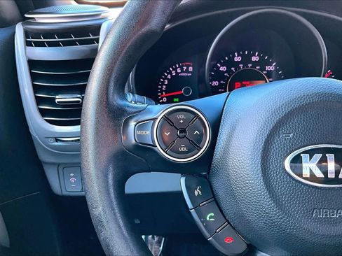 Used 2017 Kia Soul FWD image 24