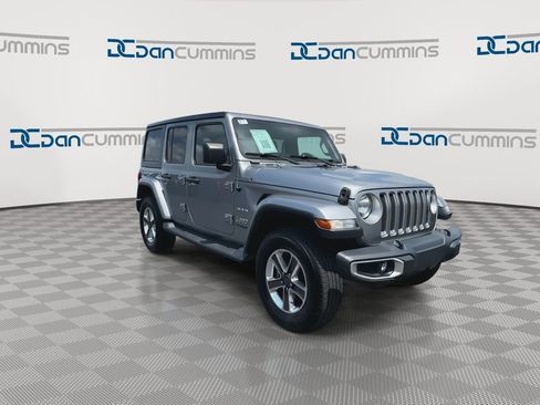 Used 2019 Jeep Wrangler Unlimited Sahara AWD/4WD image 3