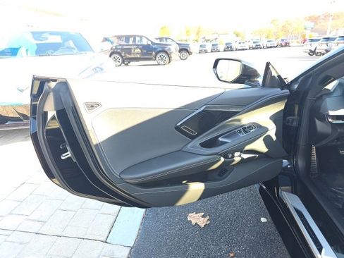 Used 2025 Chevrolet Corvette Stingray w/ Z51 Performance Package image 13