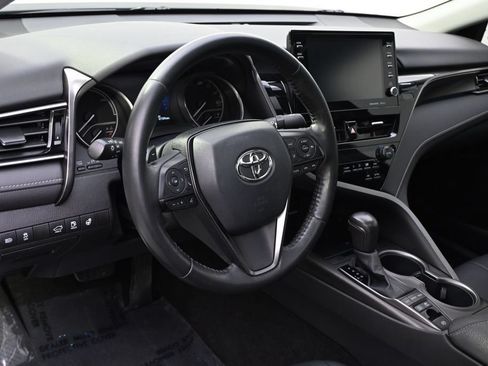 Used 2022 Toyota Camry XSE w/ Cold Weather Package FWD image 10