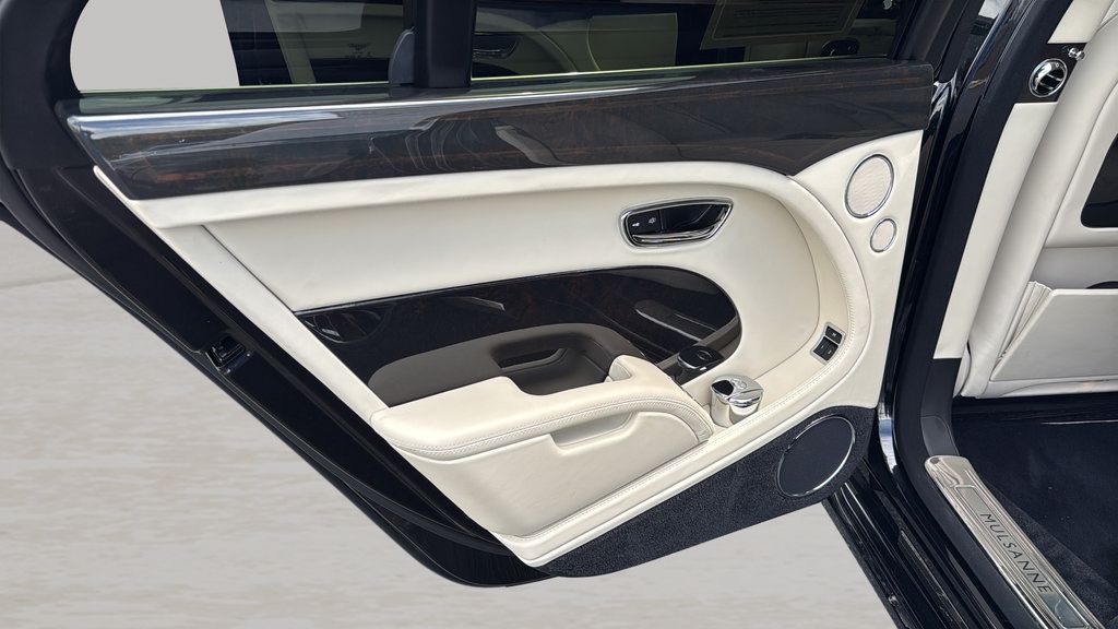 Used 2013 Bentley Mulsanne RWD image 23