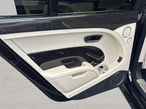Used 2013 Bentley Mulsanne RWD image 23