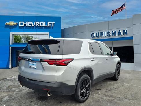 Used 2022 Chevrolet Traverse LS image 3