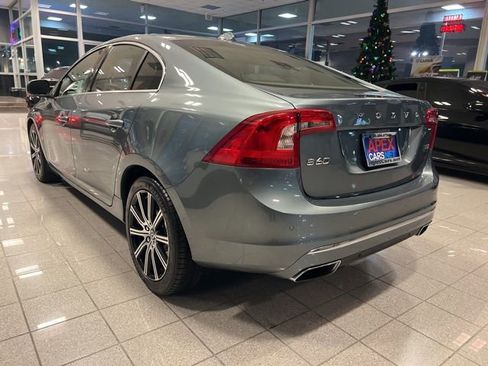 Used 2017 Volvo S60 T5 Inscription Platinum image 10