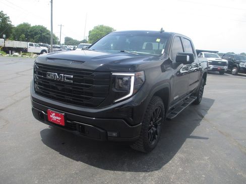 Used 2022 GMC Sierra 1500 Elevation w/ Elevation Premium Package AWD/4WD image 10