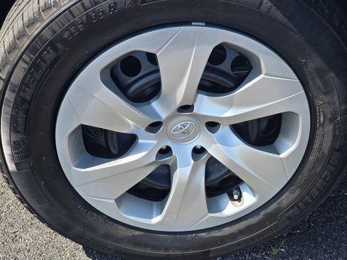 Certified 2023 Toyota RAV4 LE AWD/4WD image 12