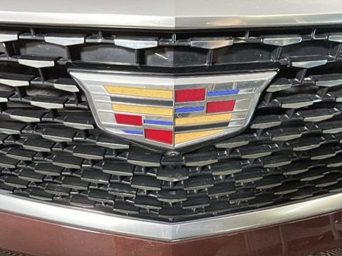 Used 2022 Cadillac XT6 Premium Luxury w/ Technology Package AWD/4WD image 8